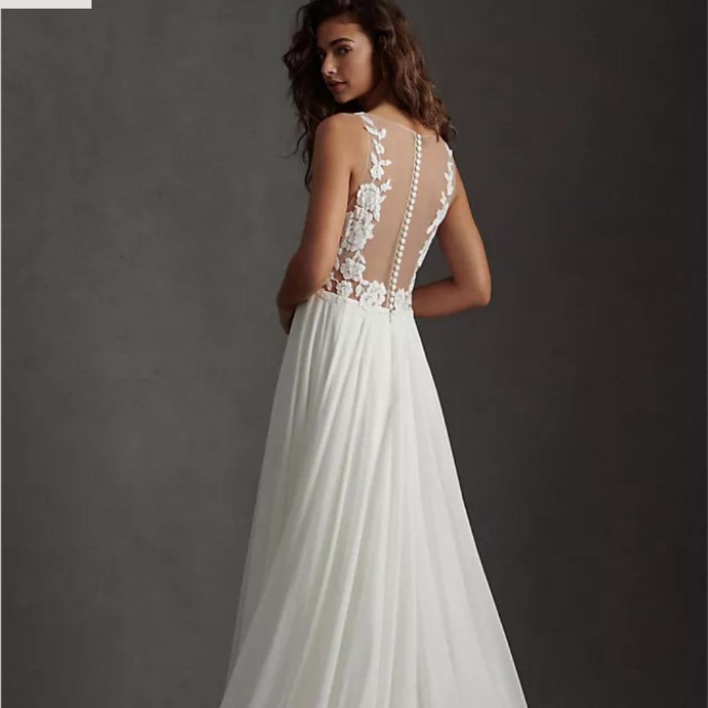 Elinor Deep V-Neck Lace & Illusion Wedding Gown (Jenny by Jenny Yoo)